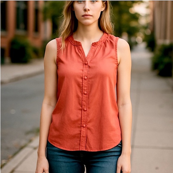 Lilly Pulitzer 100% Silk Ruffled Sleeveless Button-Down Blouse Top, Salmon, SZ 8 - Picture 2 of 13
